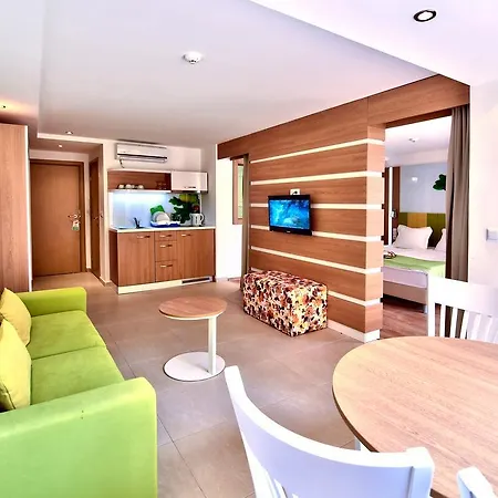 форест бийч 4*